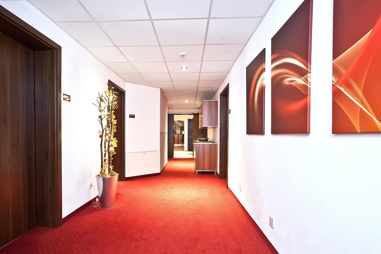 Hotel-Renner Buchbach Eksteriør billede